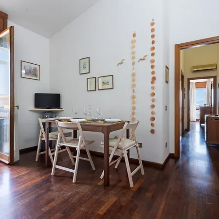 Guesthost - Mira-mare With Parking Quartu SantʼElena